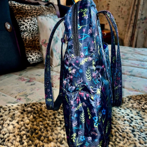 Lug Sprinter RFID Travel Tote Bag HTF - Picture 3 of 15